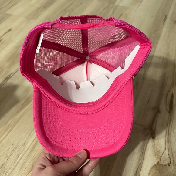 New Anthropologie Ping Pong Surf Club Le Ski Bum Trucker Hat in Pink